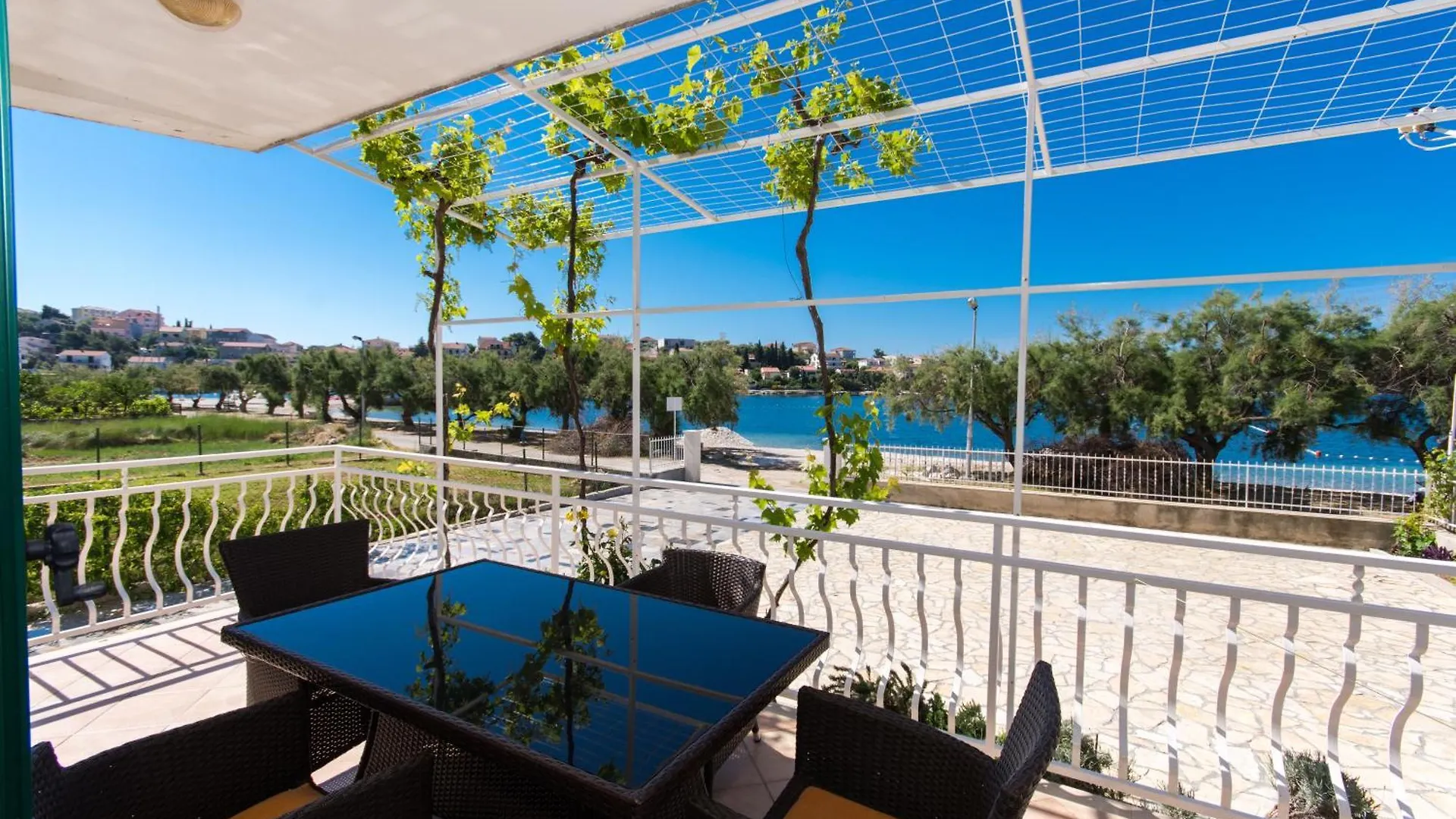 Villa Rozana - Beachfront Wellness Retreat Seget Vranjica Croatia