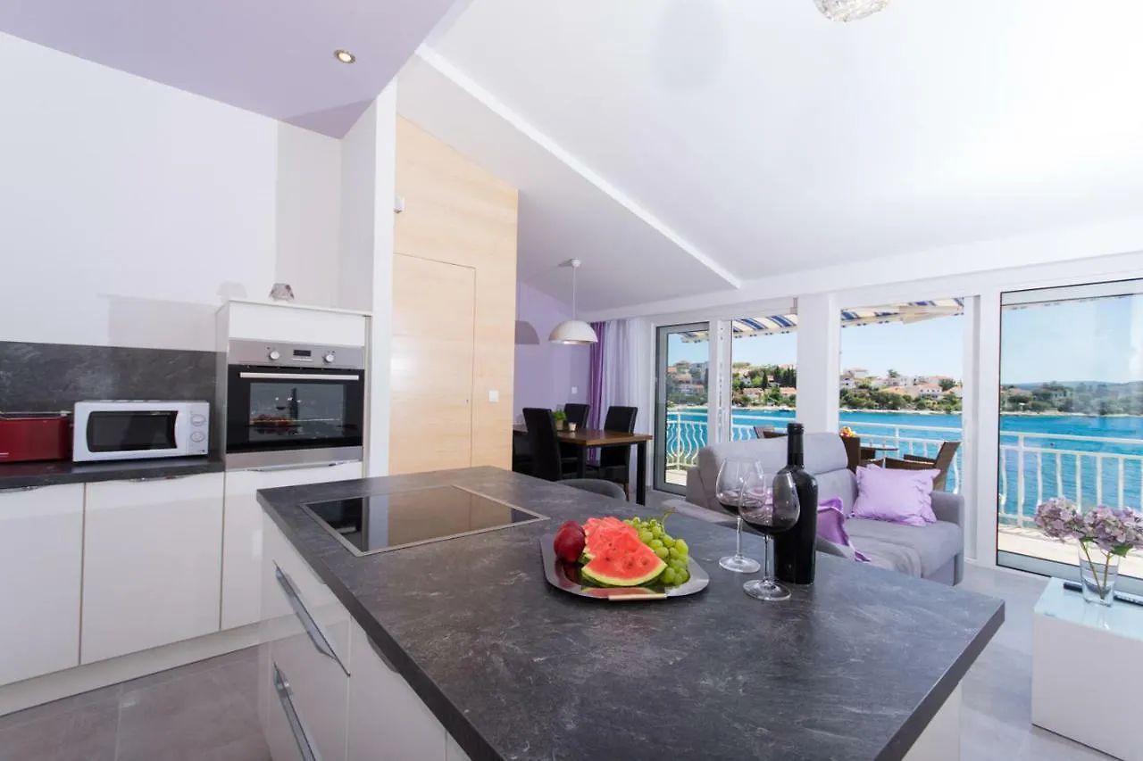 Villa Rozana - Beachfront Wellness Retreat Seget Vranjica