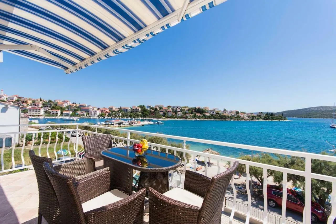 Villa Rozana - Beachfront Wellness Retreat Seget Vranjica
