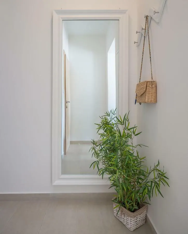 Apartment Villa Rozana - Beachfront Wellness Retreat Seget Vranjica