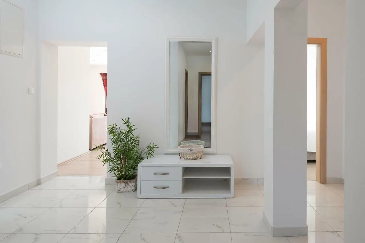 Apartment Villa Rozana - Beachfront Wellness Retreat Seget Vranjica Croatia