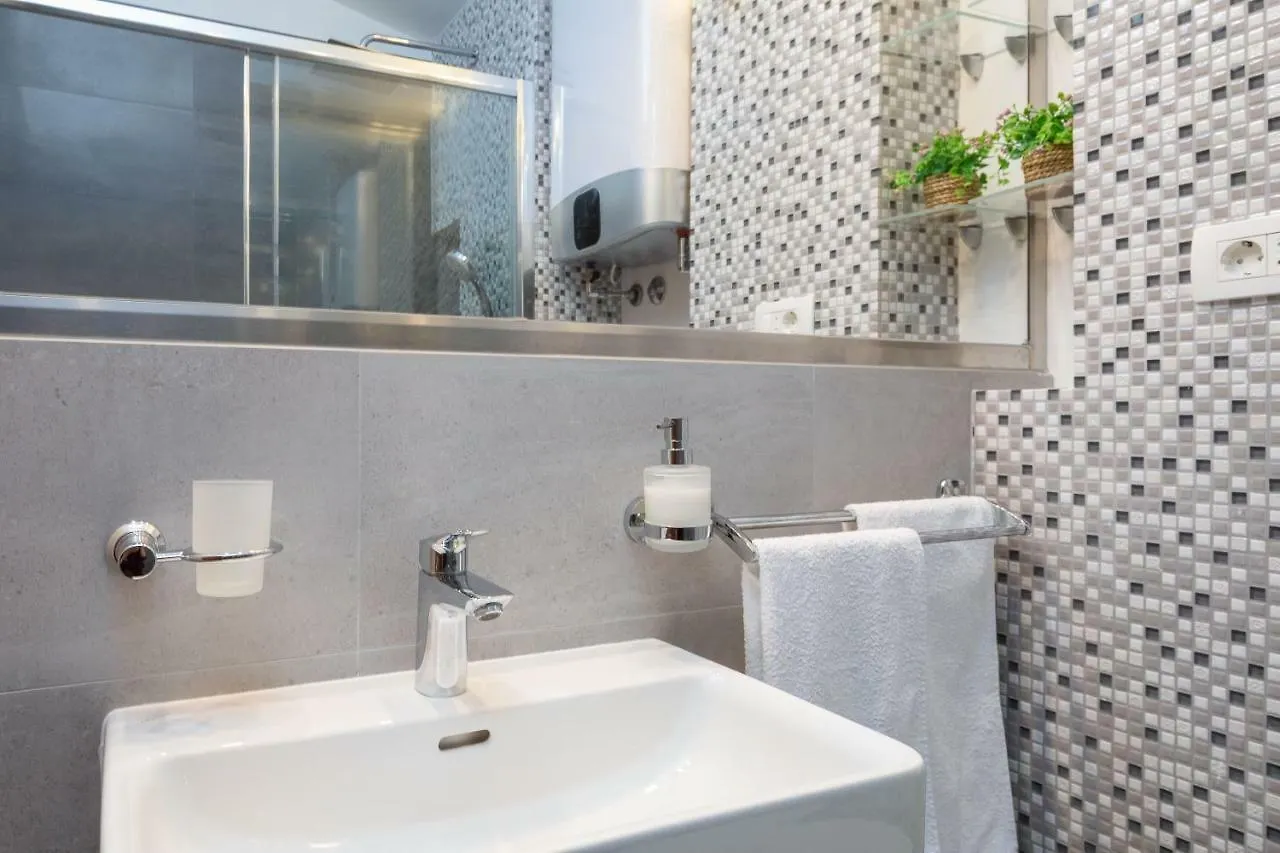 Villa Rozana - Beachfront Wellness Retreat Seget Vranjica